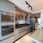 Apartamento luxuoso à 200 m da praia em Florianópolis-SC