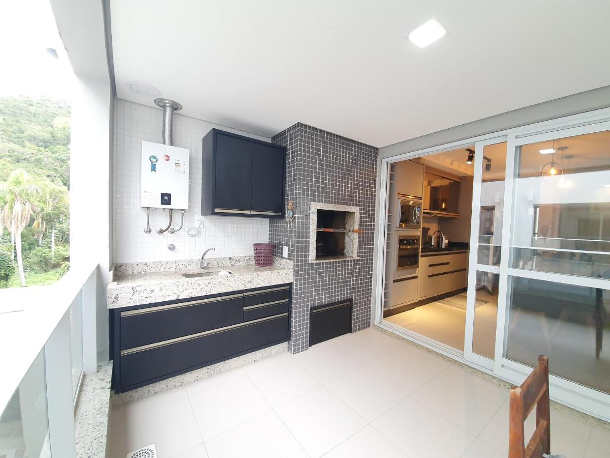 Apartamento Luxuoso à 200 M Da Em Florianópolis-sc *